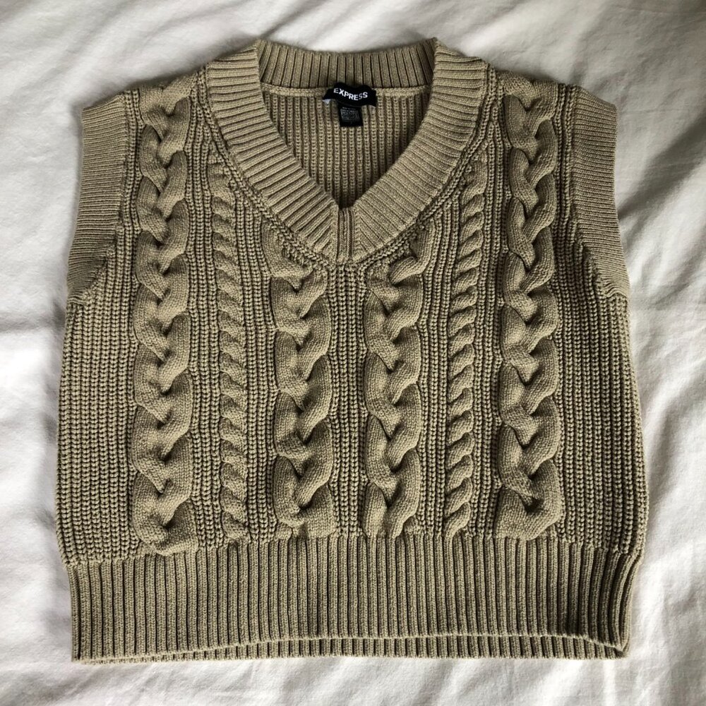 ☘️Express Sweater Vest | S☘️